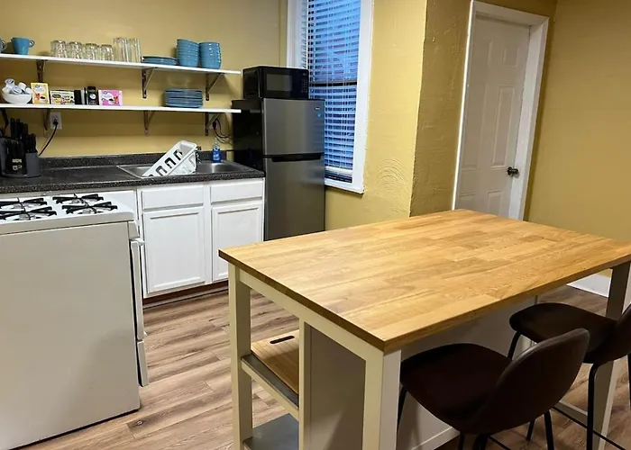 Holiday home Sleeps Up To 10 Large With 6 Beds Wifi