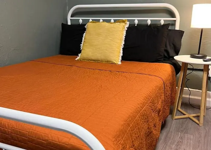 Sleeps Up To 10 Large With 6 Beds Wifi Holiday home