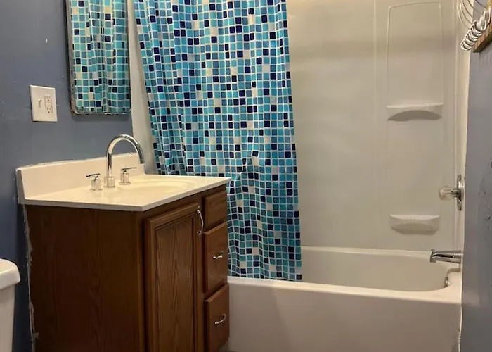 Holiday home Sleeps Up To 10 Large With 6 Beds Wifi